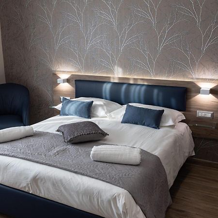 Famalu Apartments Неаполь Экстерьер фото