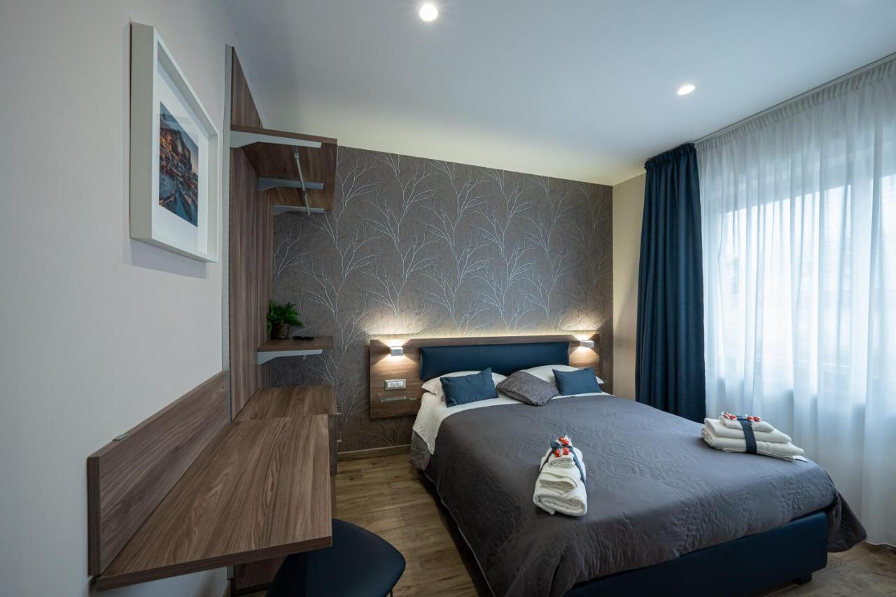 Famalu Apartments Неаполь Экстерьер фото