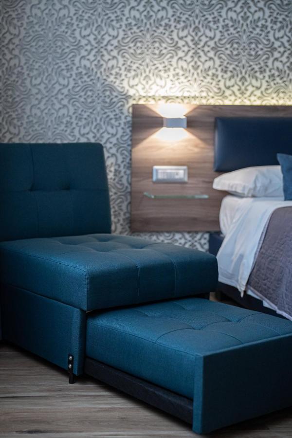 Famalu Apartments Неаполь Экстерьер фото