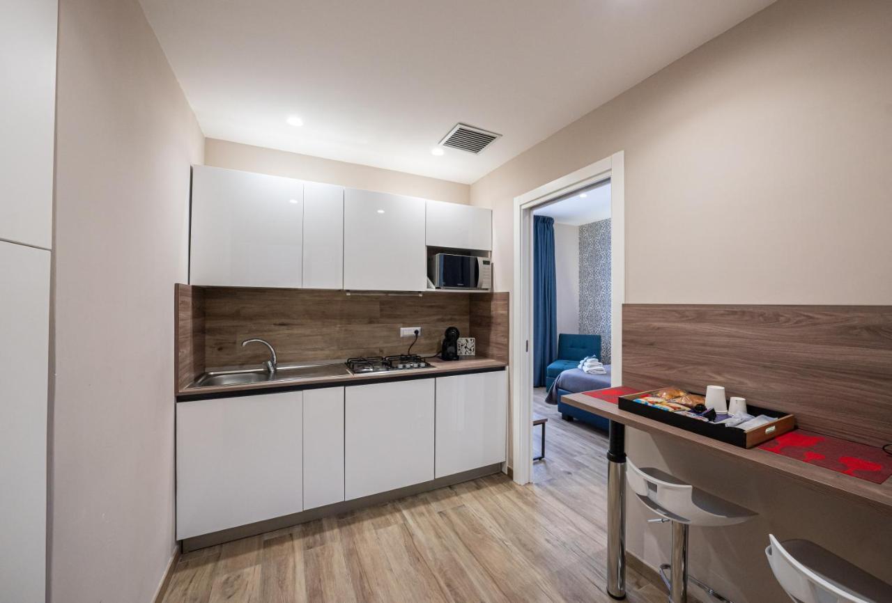 Famalu Apartments Неаполь Экстерьер фото