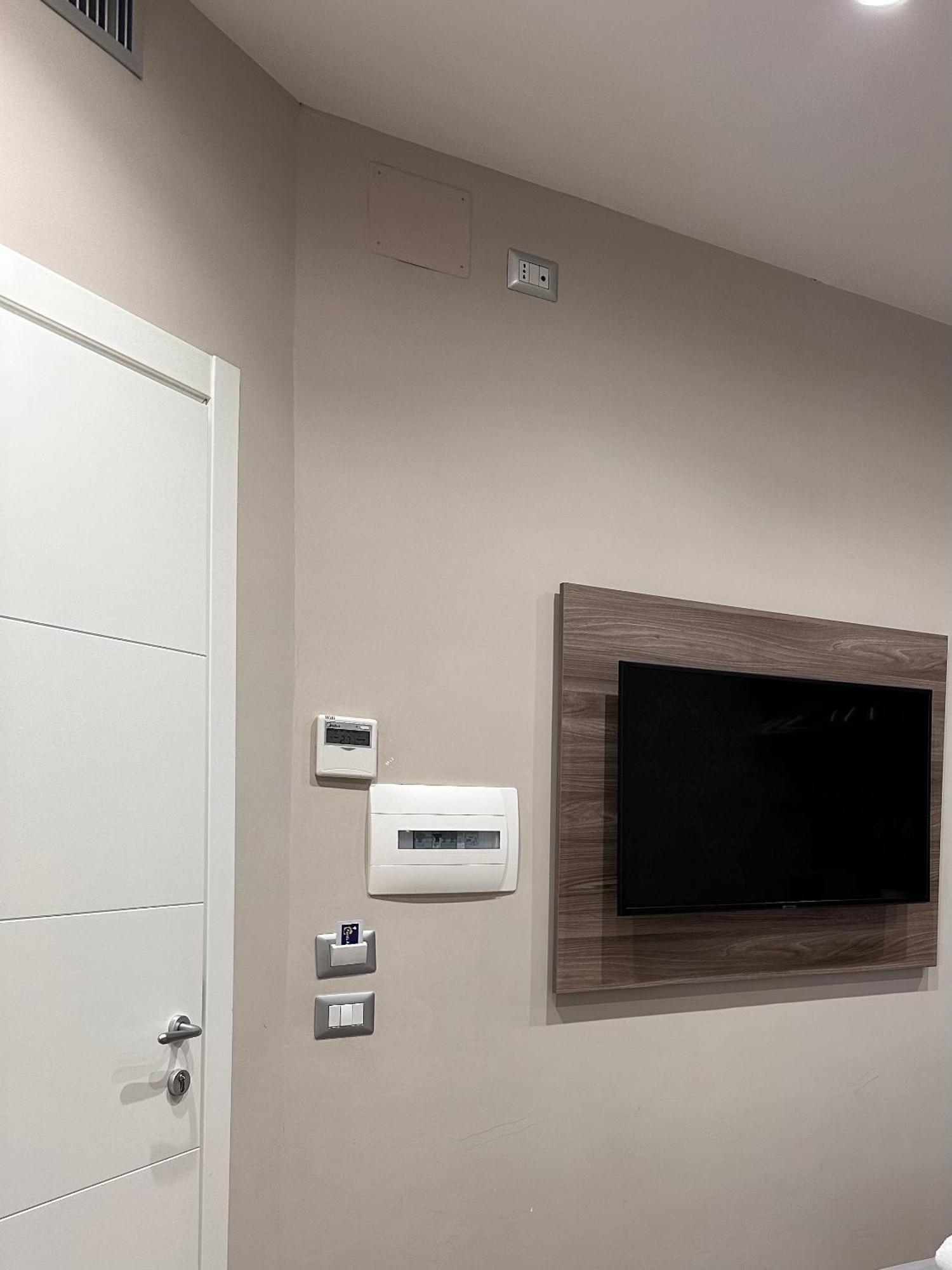 Famalu Apartments Неаполь Экстерьер фото