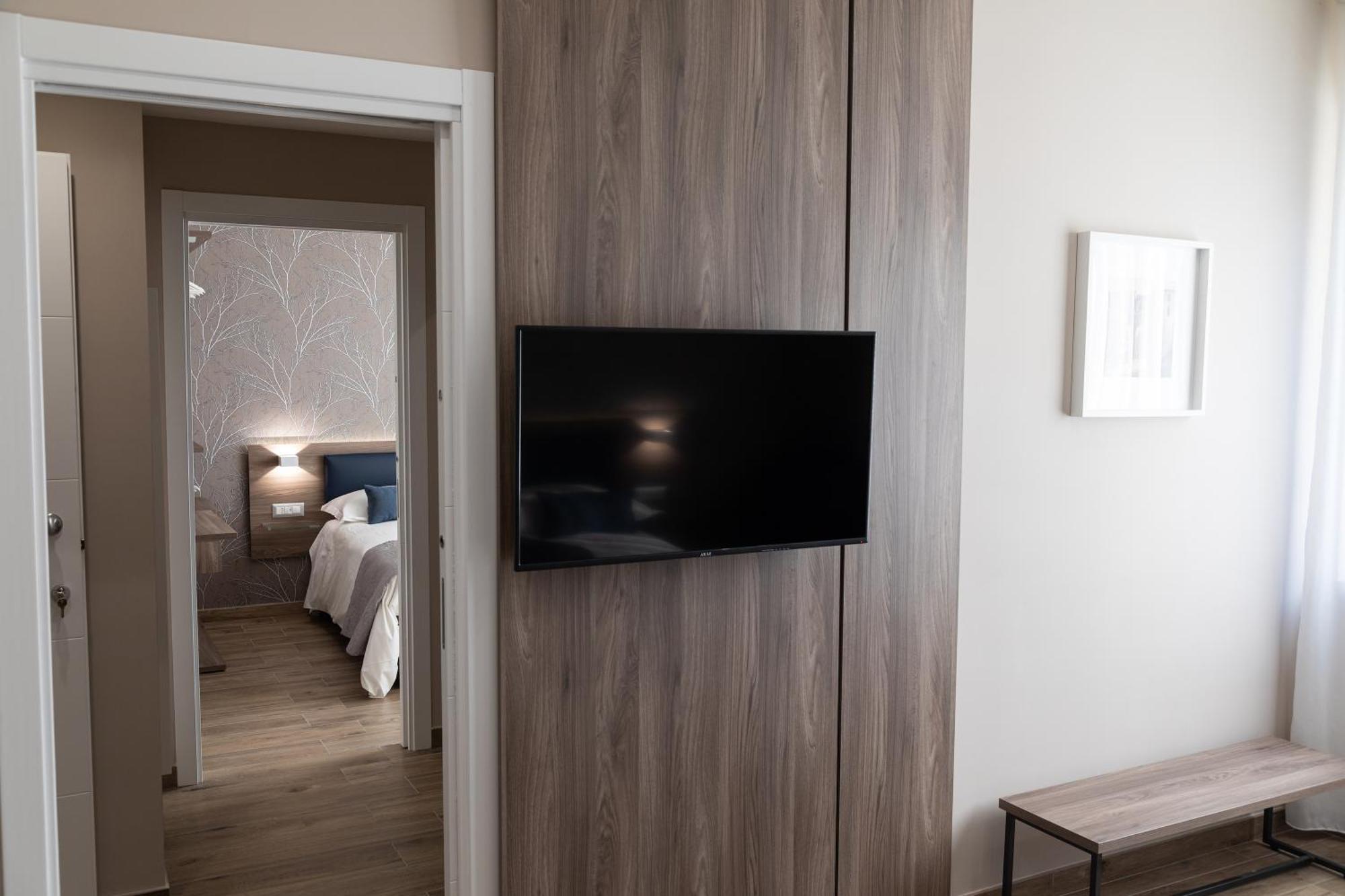 Famalu Apartments Неаполь Экстерьер фото