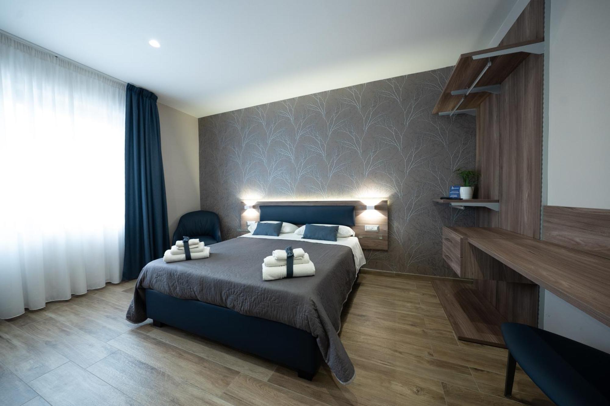 Famalu Apartments Неаполь Экстерьер фото