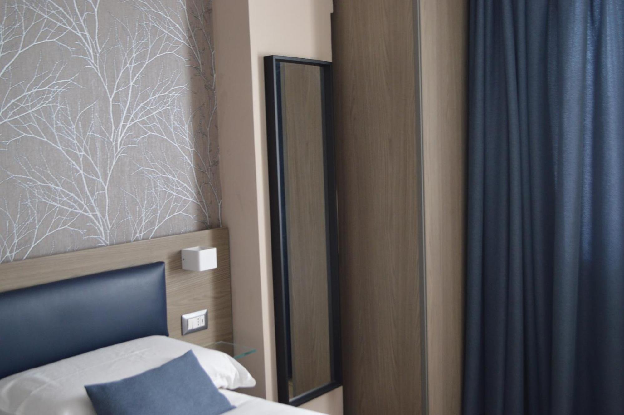 Famalu Apartments Неаполь Экстерьер фото