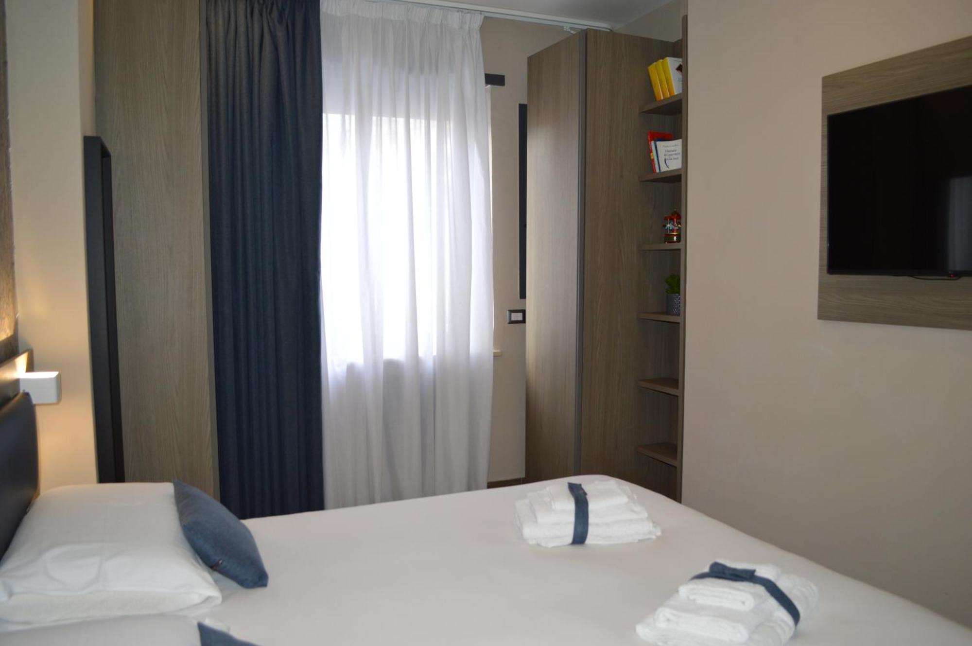 Famalu Apartments Неаполь Экстерьер фото