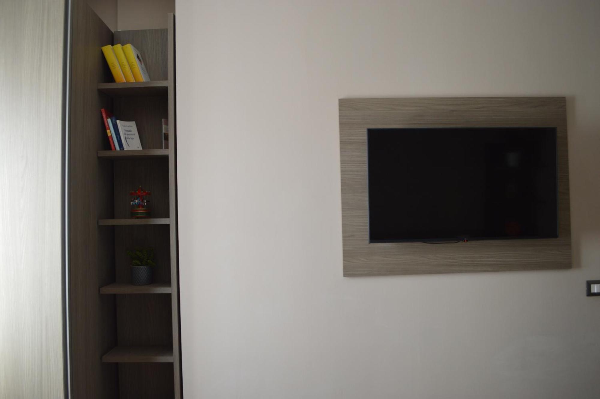 Famalu Apartments Неаполь Экстерьер фото