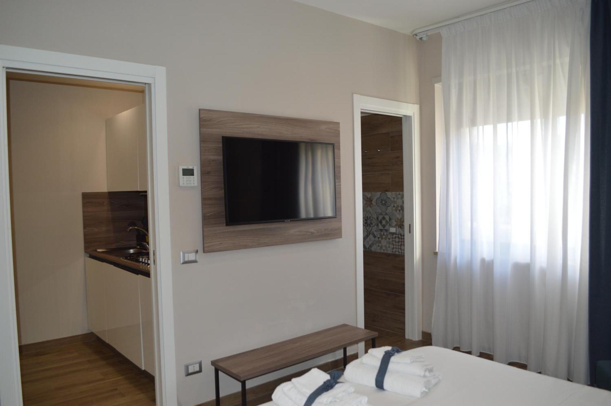 Famalu Apartments Неаполь Экстерьер фото