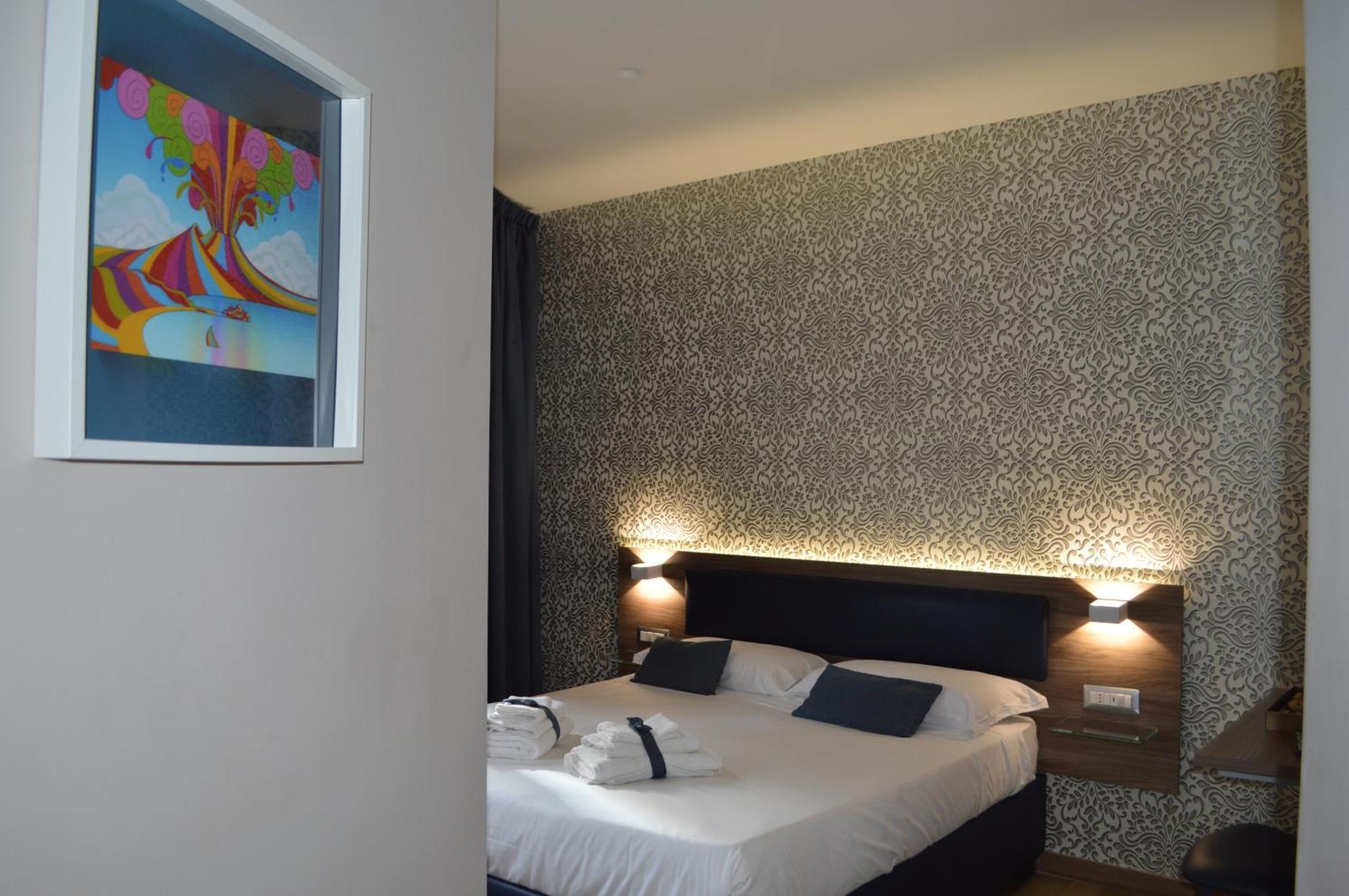 Famalu Apartments Неаполь Экстерьер фото