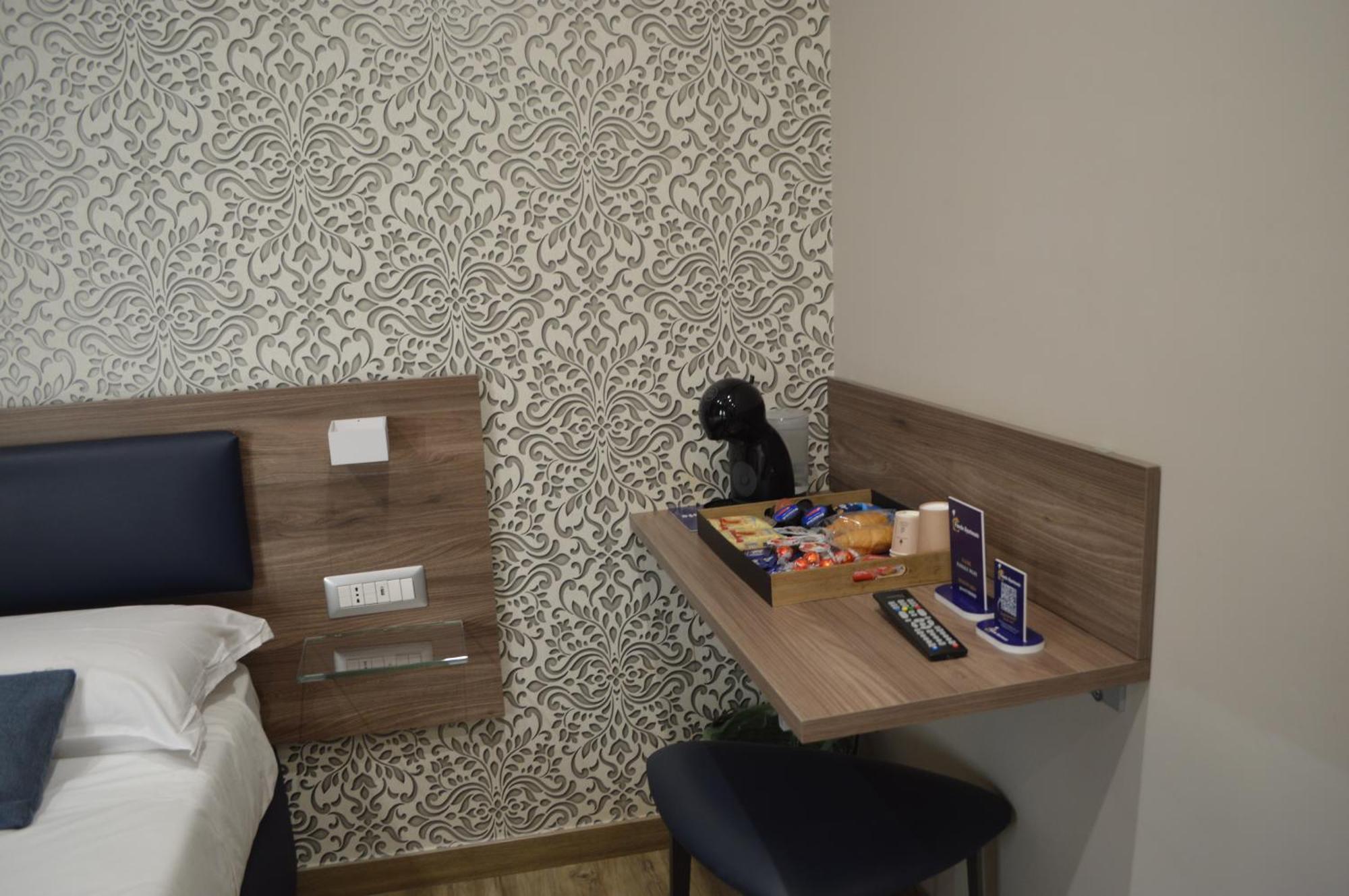 Famalu Apartments Неаполь Экстерьер фото