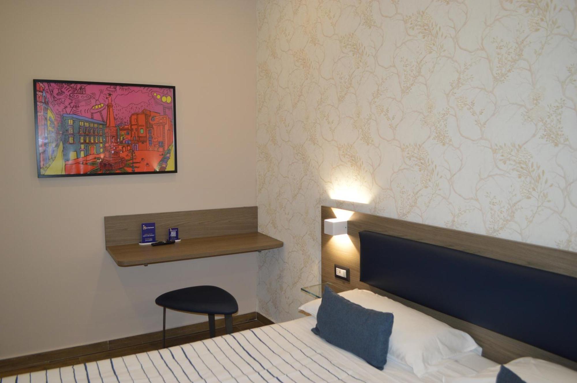 Famalu Apartments Неаполь Экстерьер фото