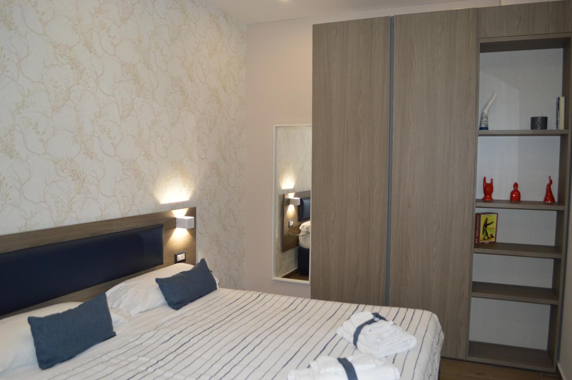 Famalu Apartments Неаполь Экстерьер фото